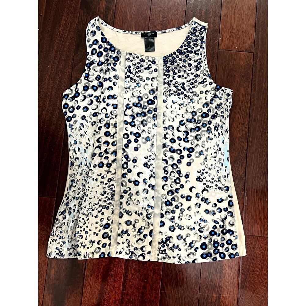 NWOT Ann‎ Taylor lightweight dressy and feminine blouse white and blue size XS